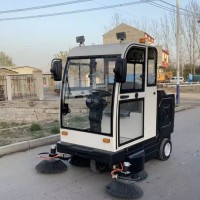 新能源扫路车